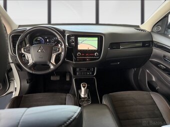 Mitsubishi Outlander 2.4i PHEV - 6