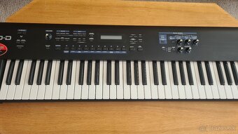 Roland JUNO D - 6