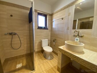 Na predaj štýlový dom s wellnessom v centre Pozby. - 6