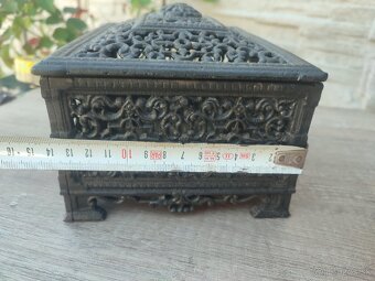 Krásná kovová truhlica 85€ - 6