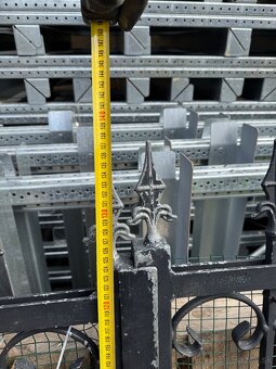 Masívna kovaná brána , plot, bránka - 6