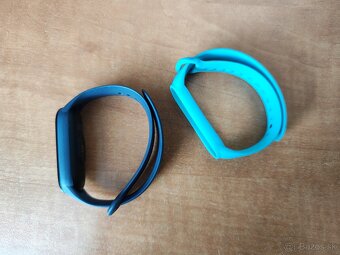 Predám inteligentný náramok Xiaomi Mi Band 5 - 6