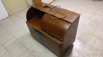 Starý gramofón Supraphon SL 18 - 6