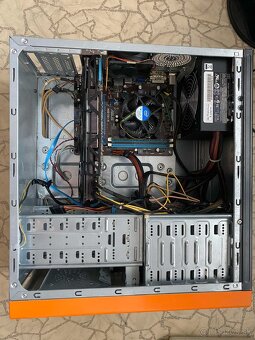 Predám starší herný pc i5 8 gb ram sdd 120 gb R9 200 3 gb g - 6