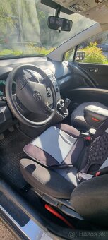 Toyota Corolla Verso kombi - 6
