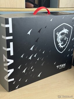 MSI Titan 18 HX A14VIG-213CZ Core Black - 6