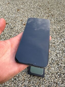 IPhone 13 Pro - baterie 100% - 6