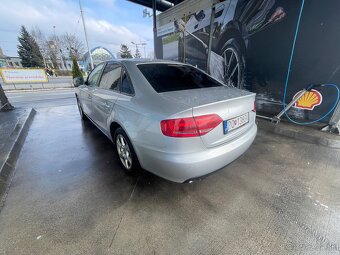 Audi A4 B8 2.0Tdi iba 286tisic km - 6