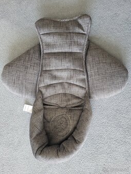 KIDDY Evoluna i-size 2 + Isofix základňa 40-83 c - 6