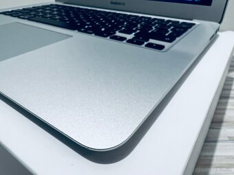 Macbook Air 13” i5 1,8GHz, 8GB RAM, 128GB SSD - 6