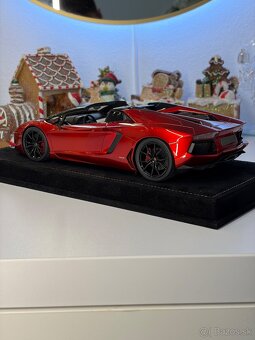 Lamborghini Aventador Roadster / MR Collection / 1:18 - 6