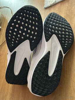 Cestné bežecké tenisky  NIKE QUEST 6 veľkosť  47,5 - 6