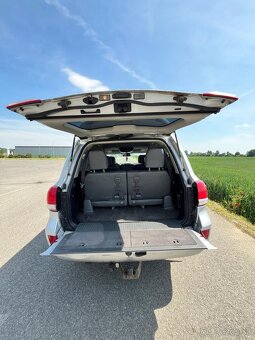 Toyota Land Cruiser 4.5 D4-D 210 kW, LUX 7-miestne SUV - 6