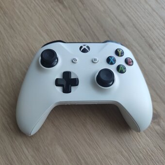 Xbox One S 1TB All Digital - 6