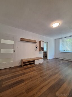 Prenajmem 2izbovy byt na Chrenovej - 6