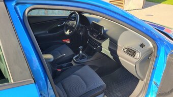 Hyundai i30 kombi 1.6 CRDi Trikolor - 6