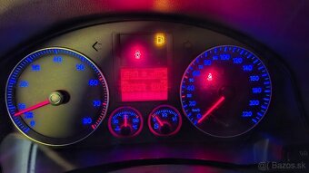 Volkswagen Golf 5 1.4 benzín - 6