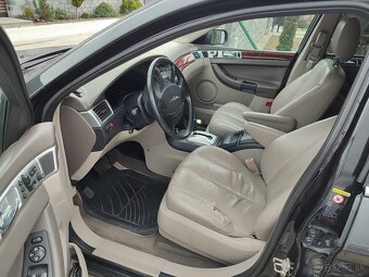 Chrysler pacifica - 6