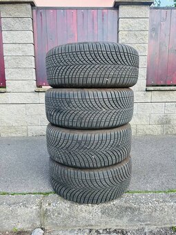 Predám celoročne pneumatiky GOOD YEAR 235/45 r17 97Y - 6