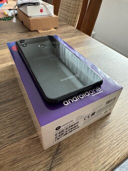 Motorola One XT1941-4 32GB - 6