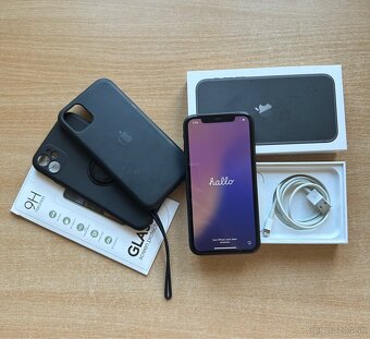 Apple iPhone 11, Black, 64GB - 6