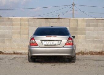 Mercedes-Benz E trieda Sedan 280 Elegance A/T 4-matic - 6