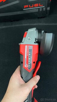 Akumulátorová uhlová brúska Milwaukee M18 125mm - 6