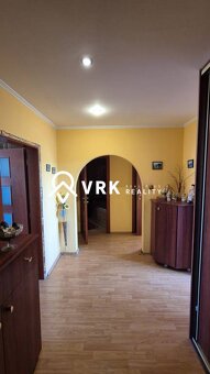 PRIESTRANNÝ 4 IZBOVÝ BYT S 2 LOGGIAMI, PEKINSKÁ, SÍDL. ŤAHAN - 6