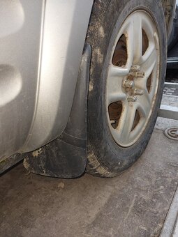 Rozpredám Rav 4 - 6