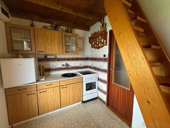 PREDAJ - STAVEBNÝ POZEMOK S CHATKOU - ČARADICE - 6