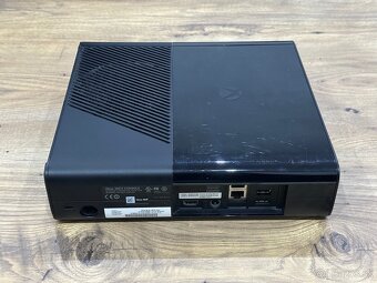 Samostatná herná konzola XBOX 360E - 6