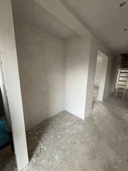 ZNÍŽENÁ CENA Priestranná slnečná novostavba RD - 6