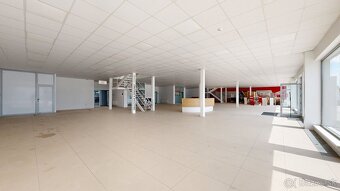 Na prenájom multifunkčné priestory – Trnava, prízemie + posc - 6