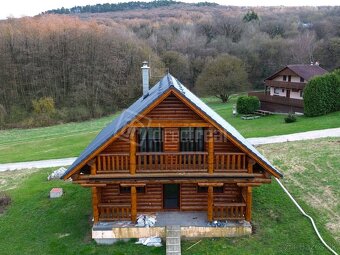 Panoramatický rodinný dom z guľatiny v Jelenci v štá… - 6