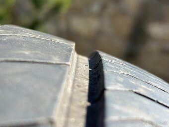 295/40 R22 - 6