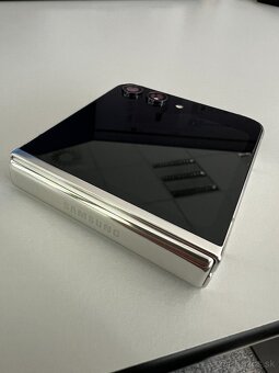 Samsung Galaxy Z Flip5 5G 8GB/256GB F731B - 6