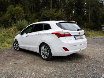 Hyundai i30 CW 1.6 CRDi 136 Family - 6