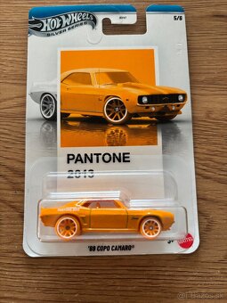 Hot Wheels Pantone - 6