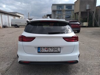 2022_KIA Ceed combi 1.5 turbo_1.maj.SR_9.667€ netto_ZÁRUKA_ - 6