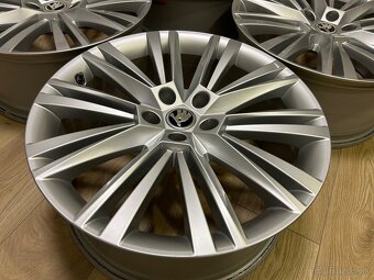 Originálné alu kolesa R19 Škoda Superb III - 6