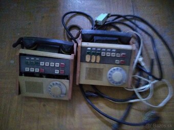 retro pc, telefony, kovova posteľ, matrace - 6