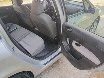 Predám Peugeot 307 sedan 5dv. - 6