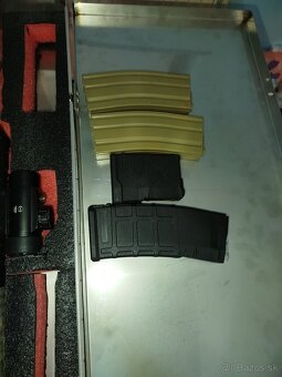 Predám Airsoft M4 - 6