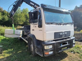 Nákladná doprava vyklápačom s hydraulickou rukou a dodávkou - 6