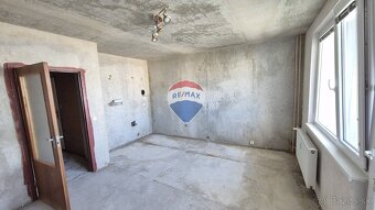 Garsónka 30 m2 v centre Brezová pod Bradlom - 6