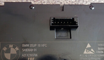 odkladacia priehradka s NFC na BMW - 6