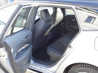 Corolla 2,0 Hybrid combi GR sport - 6