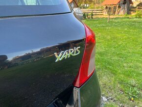 Toyota Yaris 1,3 benzín VVT-i, automat 64kw, čierna metalíza - 6