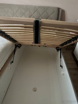 Manželská posteľ s dreveným hydraulickým roštom - 6