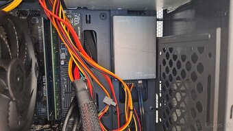 výborny pc na prácu aj hry - 6